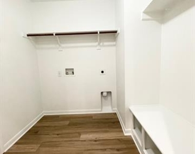 2705 Lumina Drive - Photo Thumbnail 14