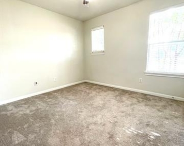 2705 Lumina Drive - Photo Thumbnail 15