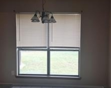 802 Crystal Creek Lane - Photo Thumbnail 7