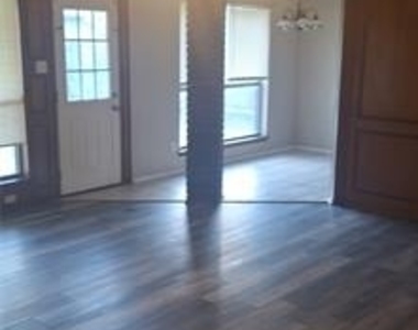 802 Crystal Creek Lane - Photo Thumbnail 4