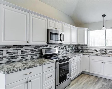 1510 Gardenia Drive - Photo Thumbnail 6