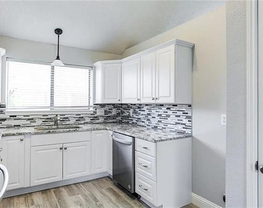 1510 Gardenia Drive - Photo Thumbnail 10