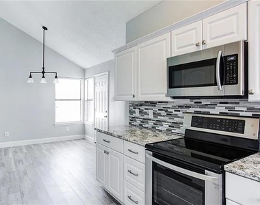 1510 Gardenia Drive - Photo Thumbnail 8