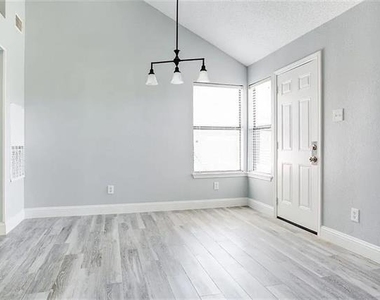 1510 Gardenia Drive - Photo Thumbnail 12