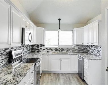 1510 Gardenia Drive - Photo Thumbnail 7