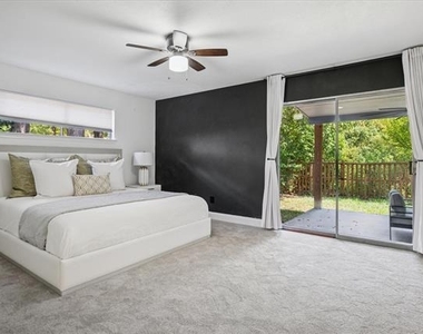 912 Glen Oaks Boulevard - Photo Thumbnail 7