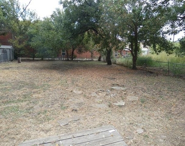 209 Hunt Street - Photo Thumbnail 18