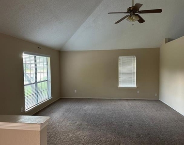 629 Coats Street - Photo Thumbnail 5
