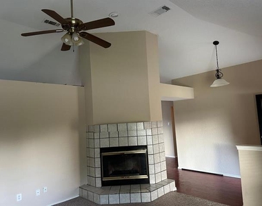 629 Coats Street - Photo Thumbnail 4