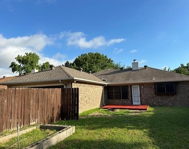 629 Coats Street - Photo Thumbnail 15