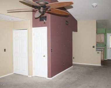 3301 E Earll Drive - Photo Thumbnail 2