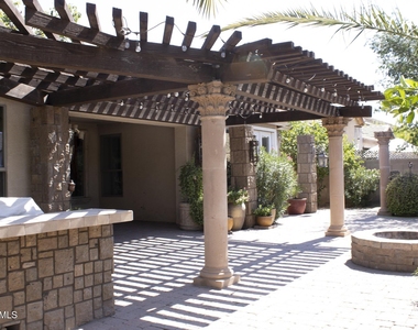 10321 W Windsor Avenue - Photo Thumbnail 3