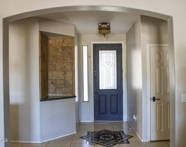 10321 W Windsor Avenue - Photo Thumbnail 5