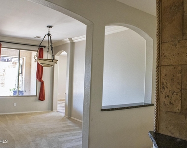 10321 W Windsor Avenue - Photo Thumbnail 8