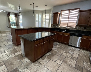 10321 W Windsor Avenue - Photo Thumbnail 15