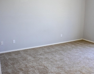 10321 W Windsor Avenue - Photo Thumbnail 33