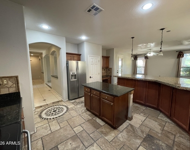 10321 W Windsor Avenue - Photo Thumbnail 17