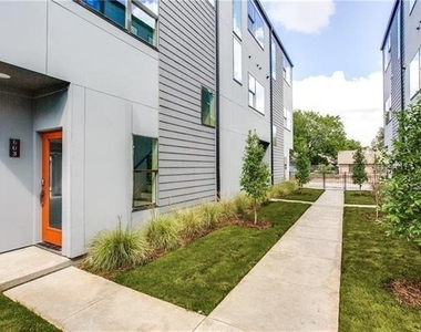 427 W 10th Street - Photo Thumbnail 1