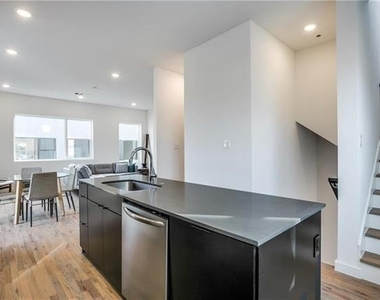 427 W 10th Street - Photo Thumbnail 6