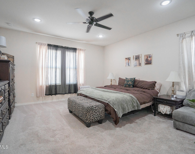 36043 W Santa Clara Avenue - Photo Thumbnail 18