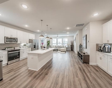9713 Thorncrown Lane - Photo Thumbnail 12