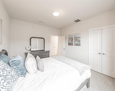 9713 Thorncrown Lane - Photo Thumbnail 32