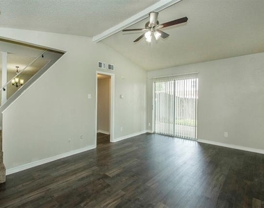 12833 Pandora Drive - Photo Thumbnail 6
