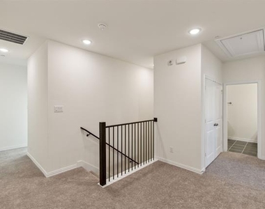 3765 Pierce Lane - Photo Thumbnail 9