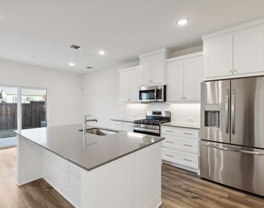 3765 Pierce Lane - Photo Thumbnail 7
