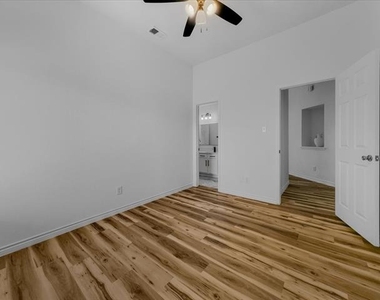 4512 Stepping Stone Drive - Photo Thumbnail 23