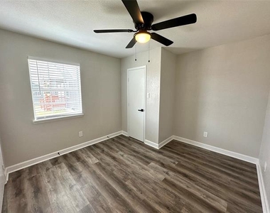 813 Kingdom Circle - Photo Thumbnail 8