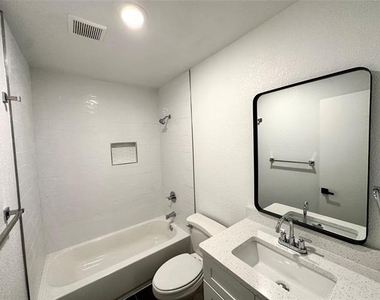 813 Kingdom Circle - Photo Thumbnail 9