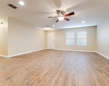 9013 Fremont Trail - Photo Thumbnail 4