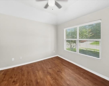 1236 Freestone Court - Photo Thumbnail 20
