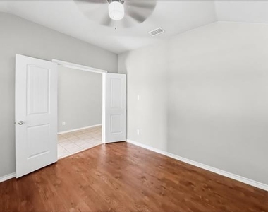 1236 Freestone Court - Photo Thumbnail 21