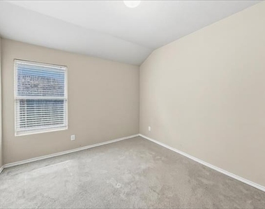 1236 Freestone Court - Photo Thumbnail 17