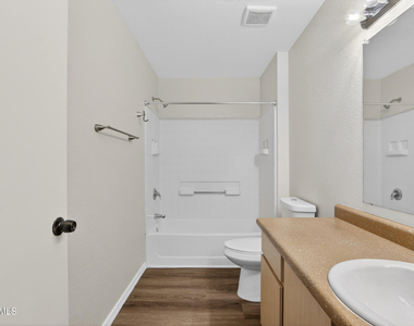 16033 N 25th Street - Photo Thumbnail 13