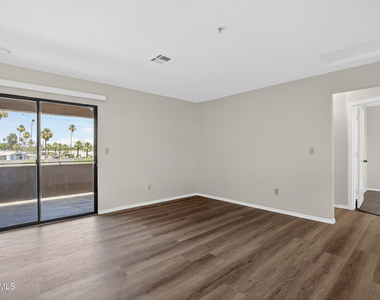 16033 N 25th Street - Photo Thumbnail 8