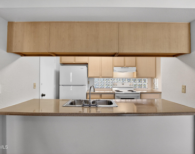 16033 N 25th Street - Photo Thumbnail 7