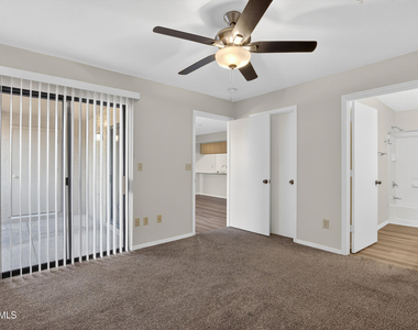 16033 N 25th Street - Photo Thumbnail 11