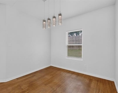 2000 Skylark Drive - Photo Thumbnail 14