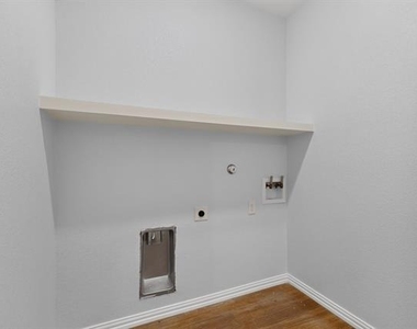 2000 Skylark Drive - Photo Thumbnail 32