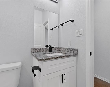 2000 Skylark Drive - Photo Thumbnail 25