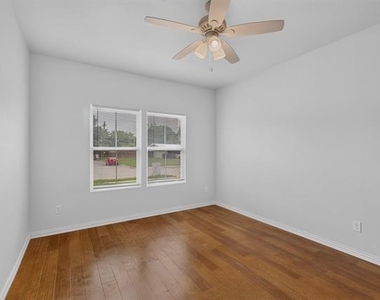 2000 Skylark Drive - Photo Thumbnail 22