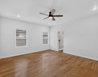 2000 Skylark Drive - Photo Thumbnail 15