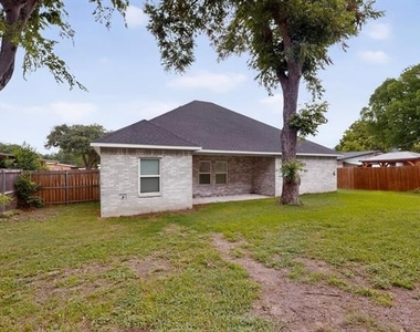 2000 Skylark Drive - Photo Thumbnail 36