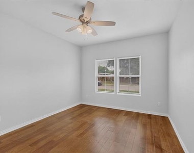 2000 Skylark Drive - Photo Thumbnail 21