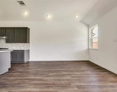1820 Purtis Creek Drive - Photo Thumbnail 11