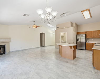 20223 N 30th Street - Photo Thumbnail 13