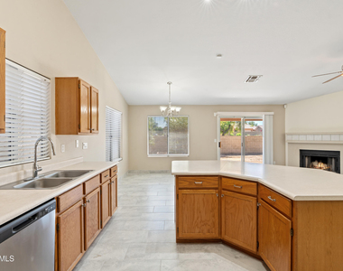 20223 N 30th Street - Photo Thumbnail 9